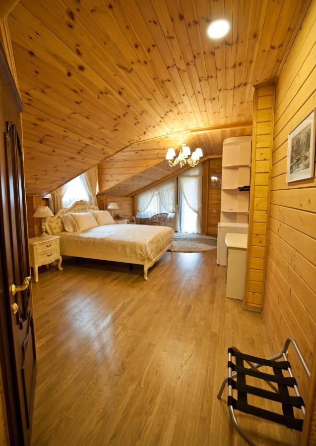Комплекс Відпочинку Goldfіsh Сlub Guest House Babintsy Exterior photo