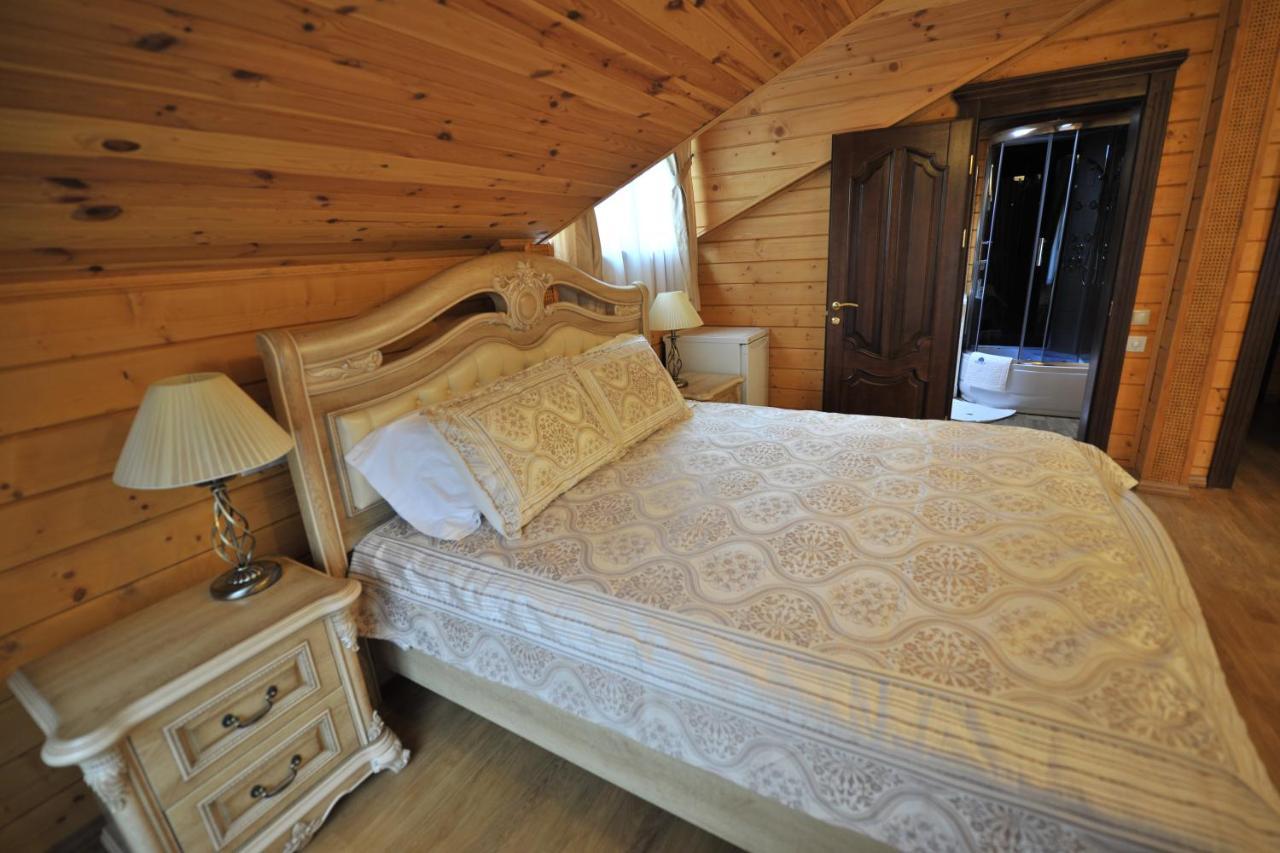 Комплекс Відпочинку Goldfіsh Сlub Guest House Babintsy Exterior photo