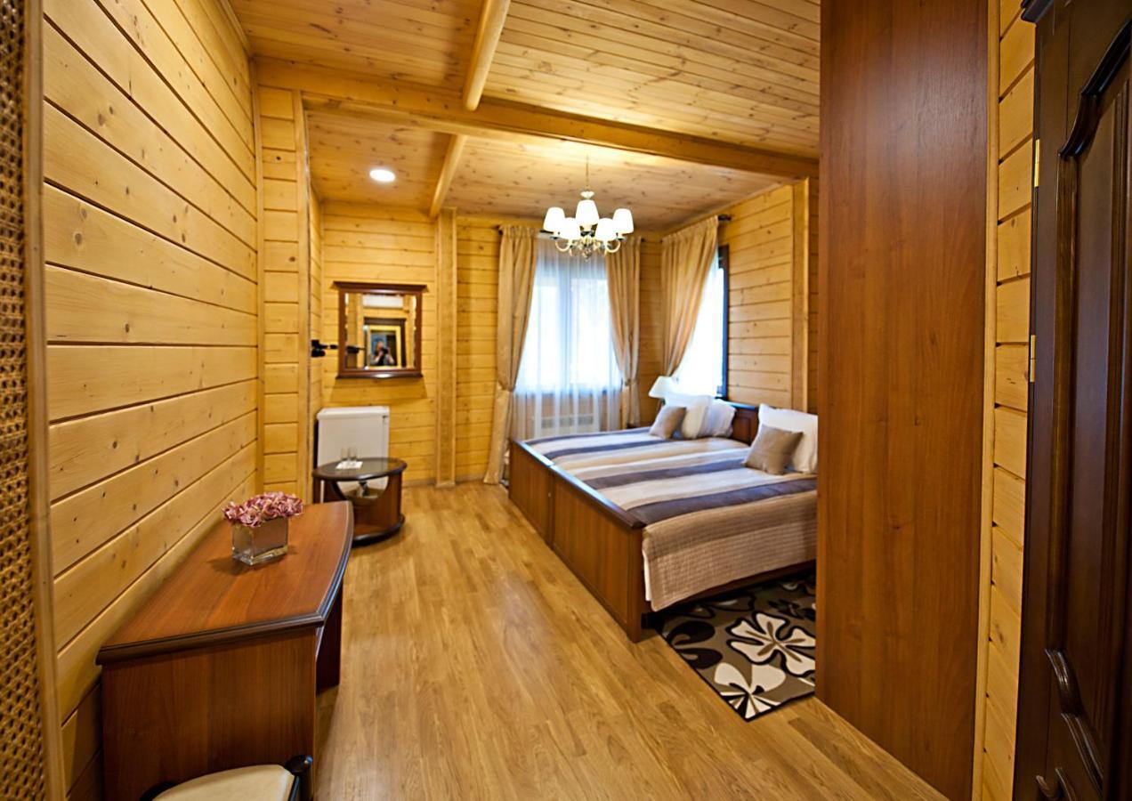 Комплекс Відпочинку Goldfіsh Сlub Guest House Babintsy Exterior photo
