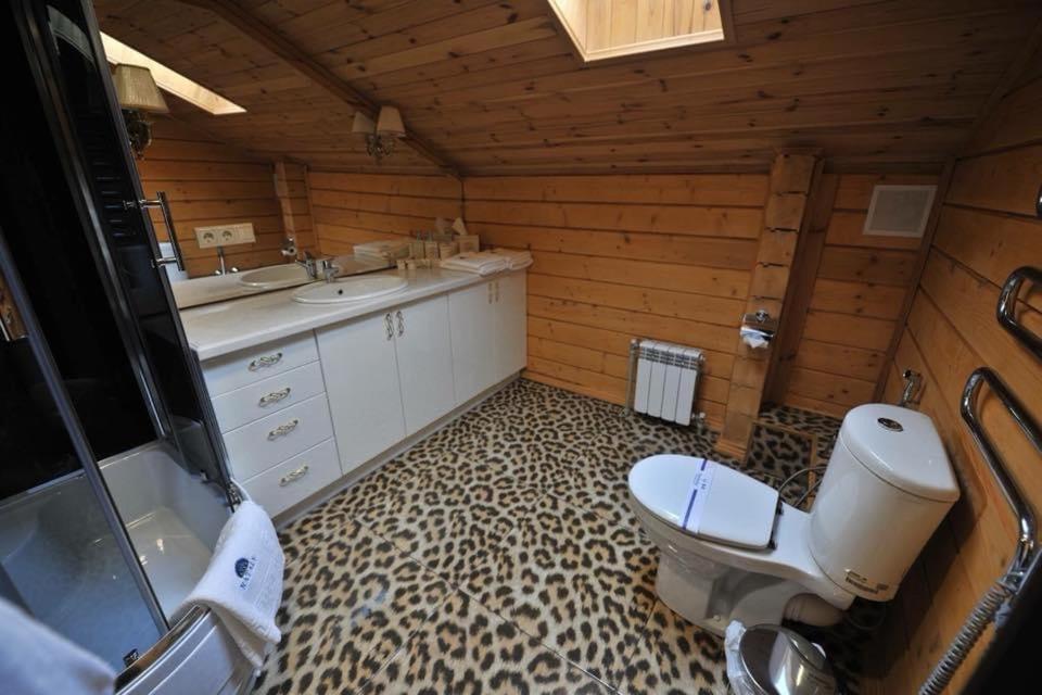 Комплекс Відпочинку Goldfіsh Сlub Guest House Babintsy Exterior photo