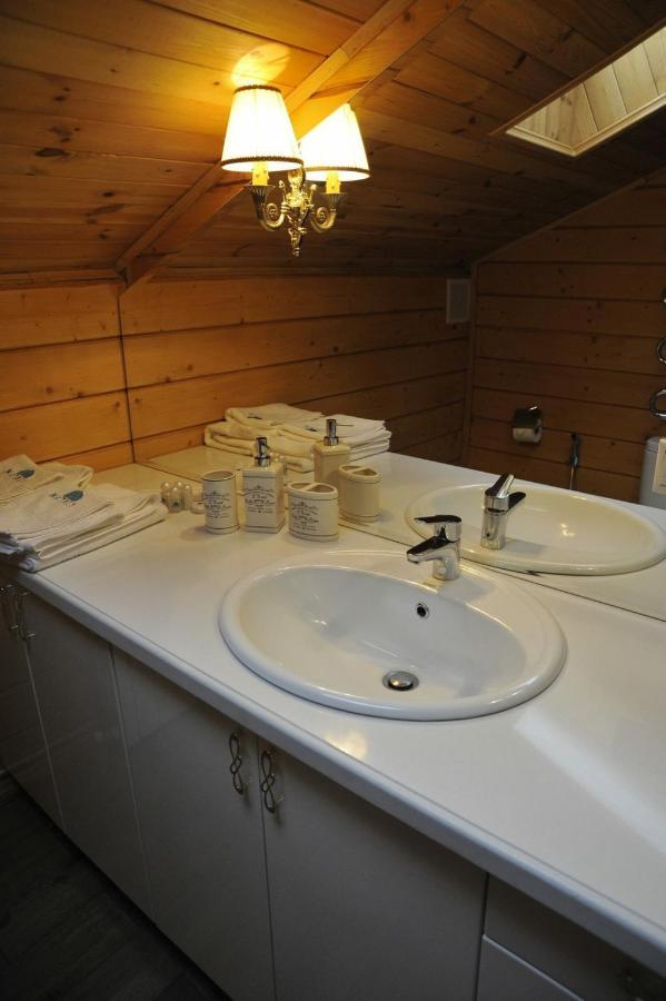 Комплекс Відпочинку Goldfіsh Сlub Guest House Babintsy Exterior photo