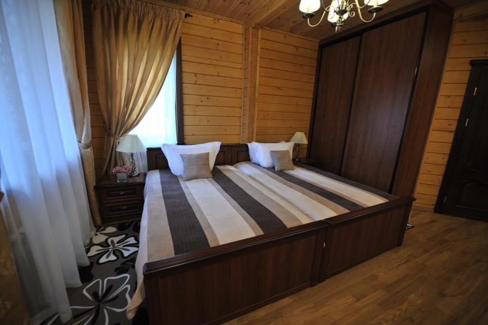 Комплекс Відпочинку Goldfіsh Сlub Guest House Babintsy Exterior photo